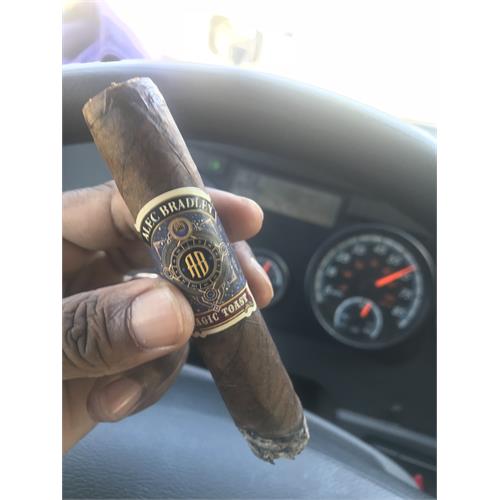 Alec Bradley Magic Toast Robusto 5  * 52