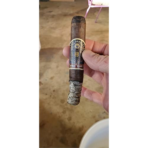 Alec Bradley Magic Toast Robusto 5  * 52