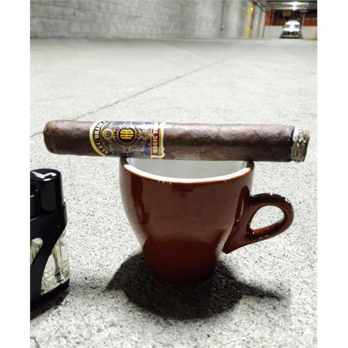 Alec Bradley Magic Toast Toro 6  * 52