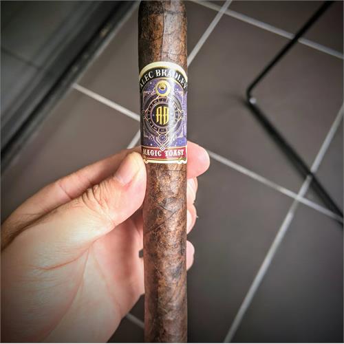 Alec Bradley Magic Toast Toro 6  * 52