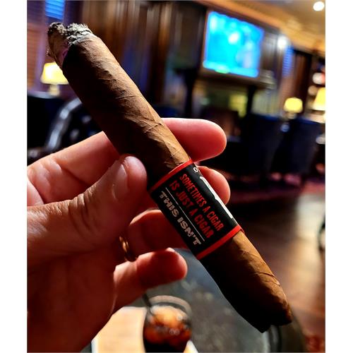 M by Macanudo Belicoso 6  * 54