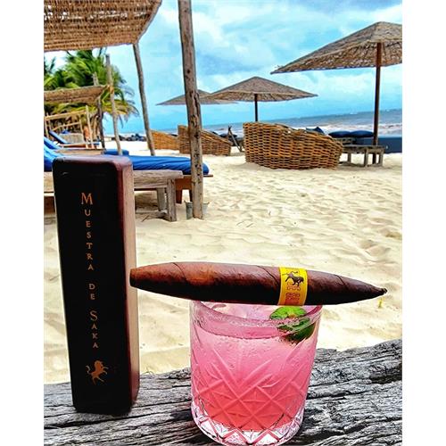 Muestra de Saka Unicorn 6 1/4 * 60