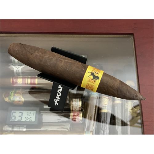 Muestra de Saka Unicorn 6 1/4 * 60