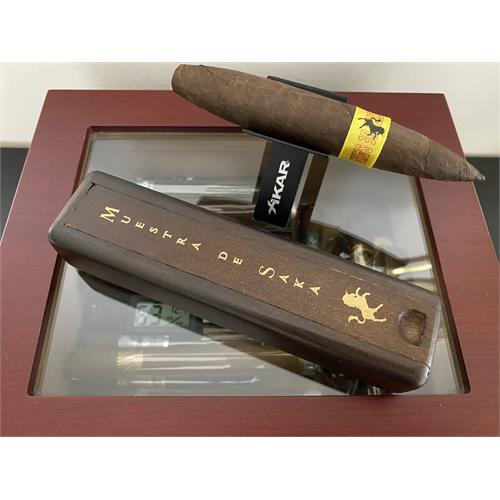 Muestra de Saka Unicorn 6 1/4 * 60