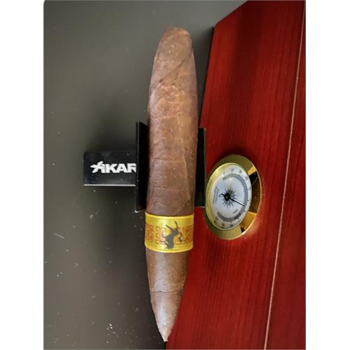 Muestra de Saka Unicorn 6 1/4 * 60