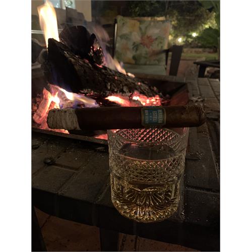Herrera Esteli Brazilian Maduro Toro Especial 6  * 52