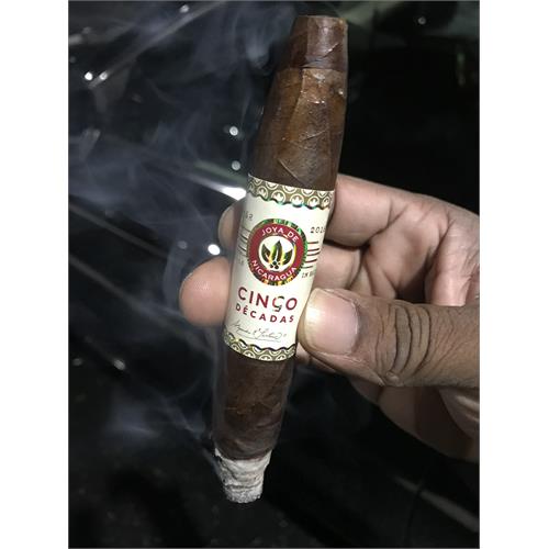 Joya de Nicaragua Cinco Decadas Diadema 6  * 54