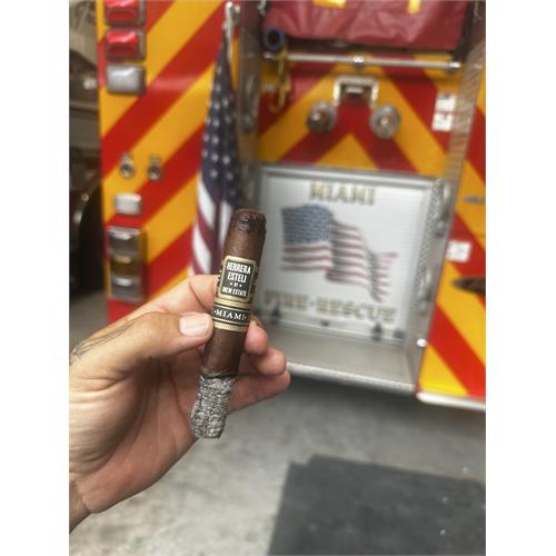 Herrera Esteli Miami Robusto Grande 5 1/4 * 52