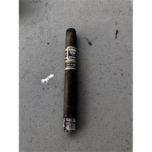 Herrera Esteli Miami Lonsdale 6  * 44