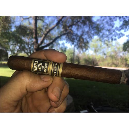 Herrera Esteli Miami Short Corona Gorda 5 3/4 * 48