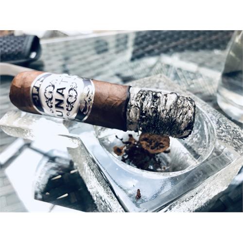 JFR Lunatic Habano El Chiquito 4 3/4 * 70