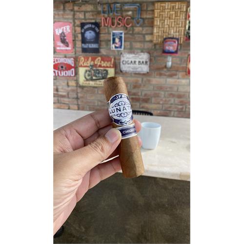 JFR Lunatic Habano El Chiquito 4 3/4 * 70