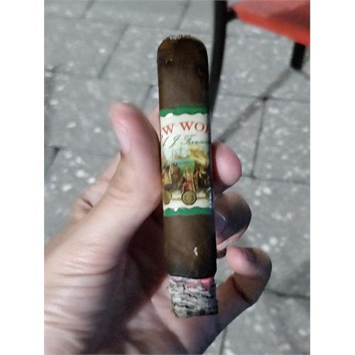 New World Cameroon Short Robusto 4  * 48