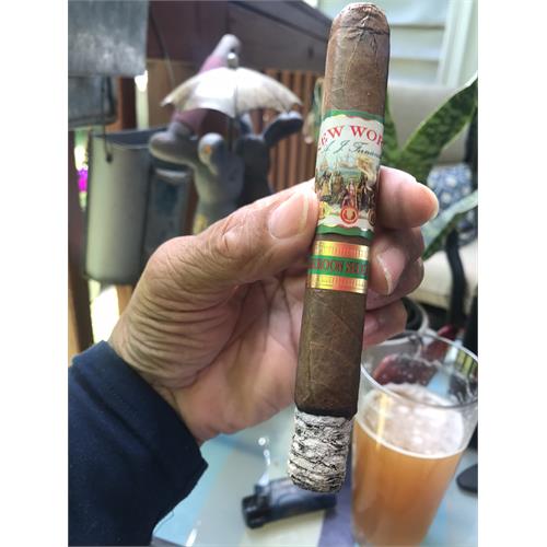 New World Cameroon Toro 6  * 50