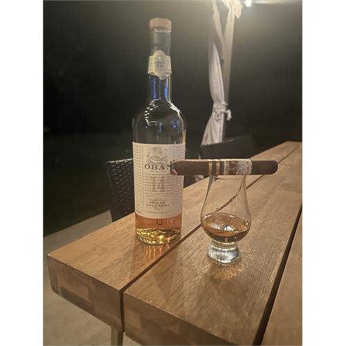 New World Cameroon Toro 6  * 50