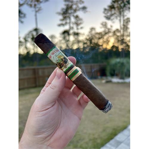 New World Cameroon Toro 6  * 50