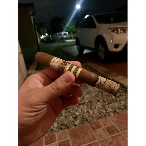 New World Cameroon Churchill 7  * 48