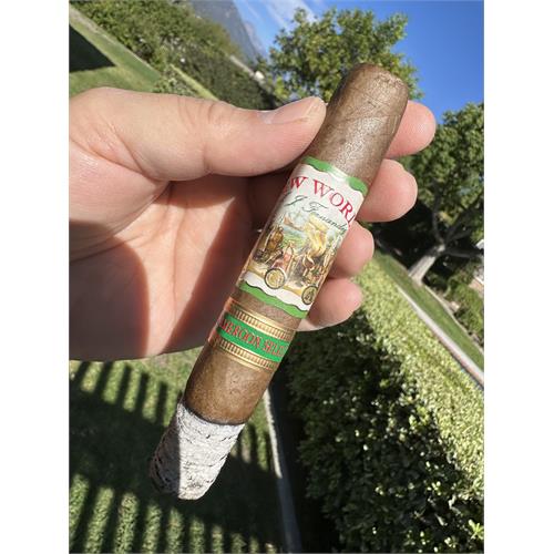 New World Cameroon Torpedo 6 1/2 * 52