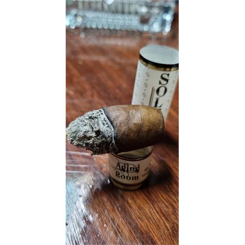 Aging Room Solera Maduro Fanfare 6 1/8 * 57