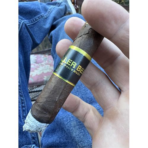BLK WKS Killer Bee Petite Corona 4 1/2 * 46