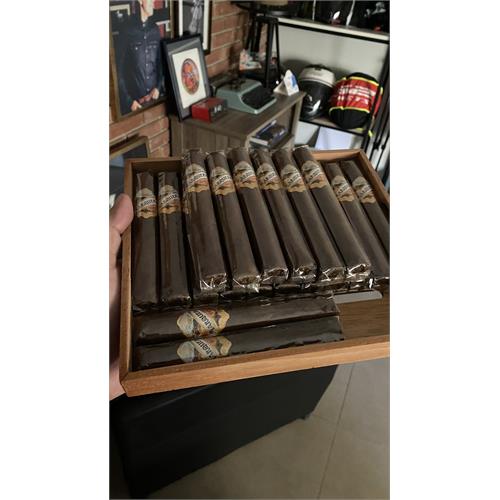 Gurkha Marquesa Toro 6  * 54