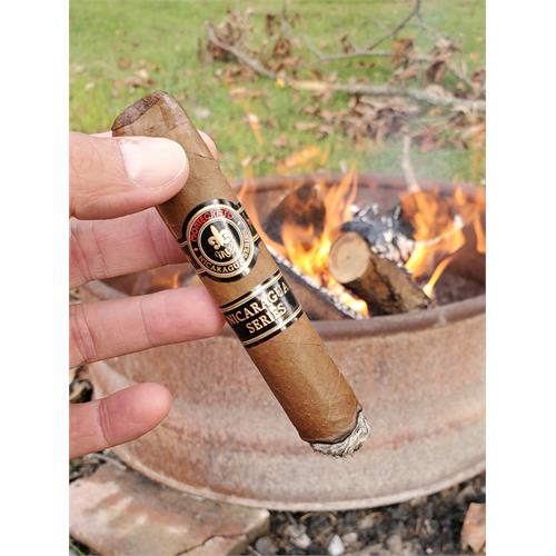 Montecristo Nicaragua Toro 6  * 54