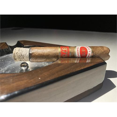 1875 By Romeo y Julieta Bully 5  * 50