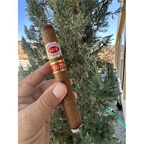 1875 By Romeo y Julieta Churchill 7  * 50