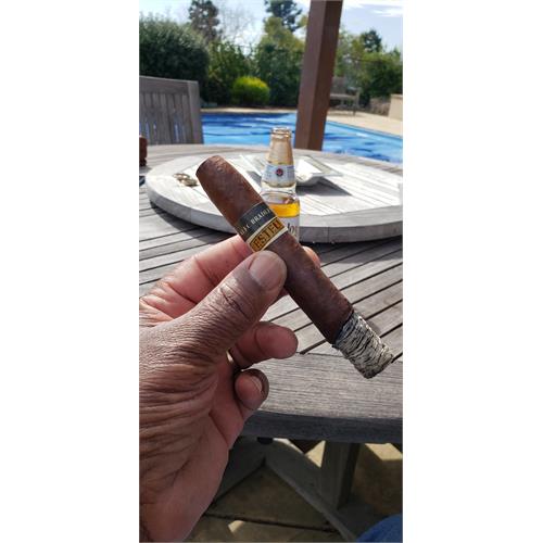 Alec Bradley Black Market Esteli Torpedo 6 1/2 * 52