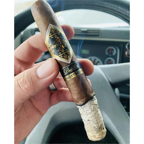 Padilla Finest Hour Oscuro Toro 6  * 52