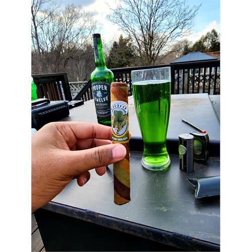 Alec Bradley Black Market Filthy Hooligan Shamrock 6  * 50