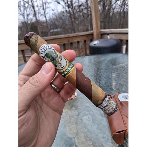 Alec Bradley Black Market Filthy Hooligan Shamrock 6  * 50