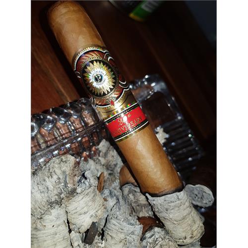 Perdomo 20th Anniversary Connecticut Epicure 6  * 56
