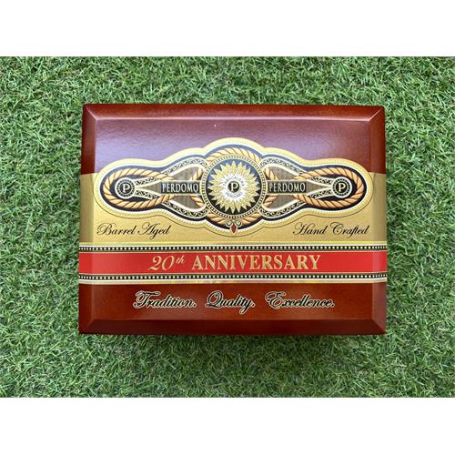 Perdomo 20th Anniversary Connecticut Epicure 6  * 56