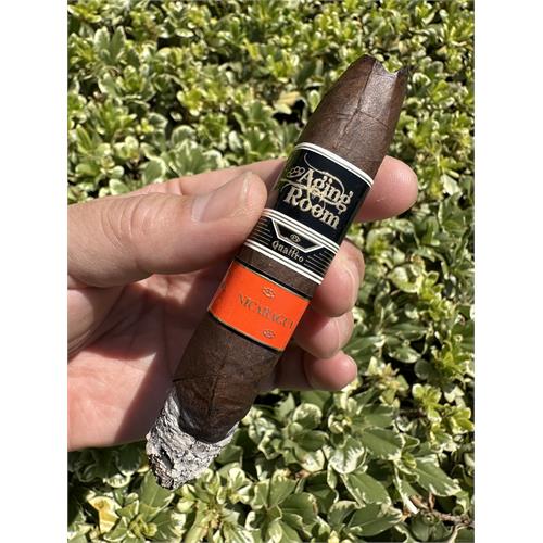 Aging Room Quattro Nicaragua Maestro 6  * 52