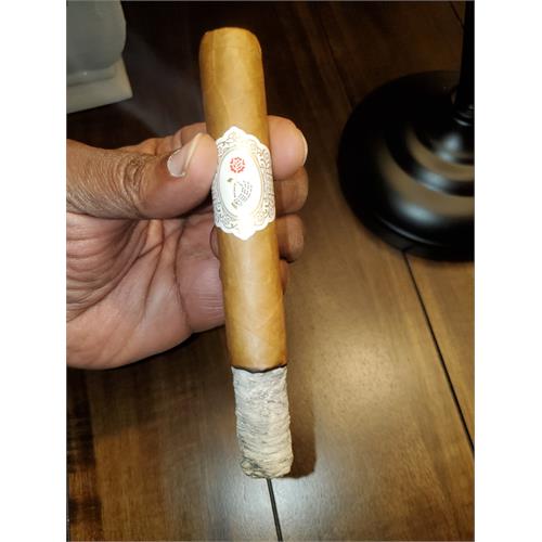 La Madrina Shade Toro 6 1/8 * 52