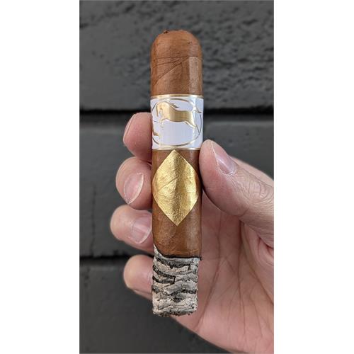 Cavalier Geneve White Series Elegante 4 1/2 * 52