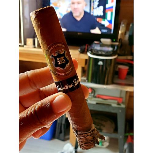 Zino Platinum Exclusive Series Robusto 5 1/2 * 54