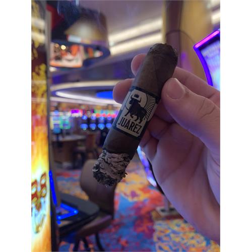 Crowned Heads Juarez Willy Lee 6  * 54