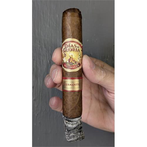 AJ Fernandez Dias de Gloria Robusto 5 1/2 * 52