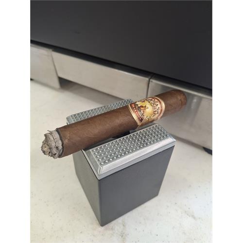 AJ Fernandez Dias de Gloria Robusto 5 1/2 * 52