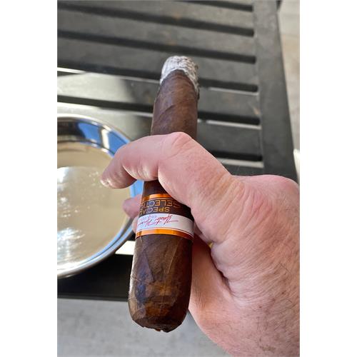 Nestor Miranda Special Selection Rosado Gran Toro 6  * 60