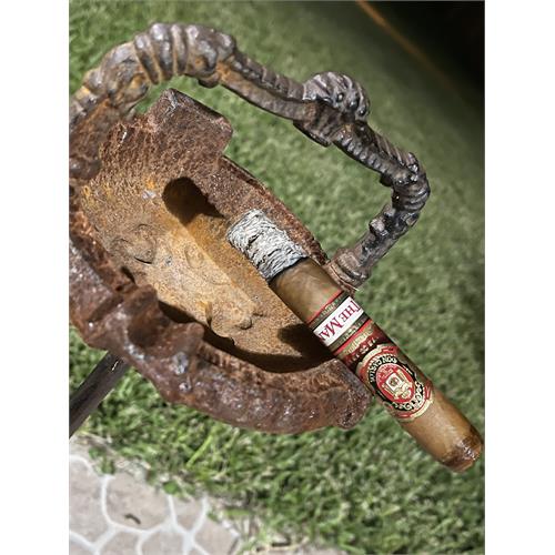 Arturo Fuente Don Carlos The Man Robusto 5 1/4 * 50