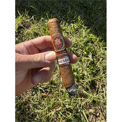 Arturo Fuente Don Carlos The Man Robusto 5 1/4 * 50