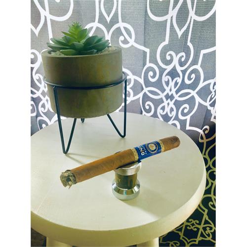 Joya de Nicaragua Numero Uno L ambassadeur 6 5/8 * 44