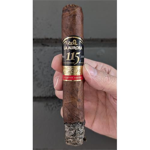 La Aurora 115th Toro 5 3/4 * 54