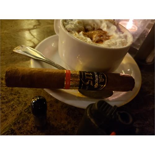 La Aurora 115th Gran Toro 6  * 58