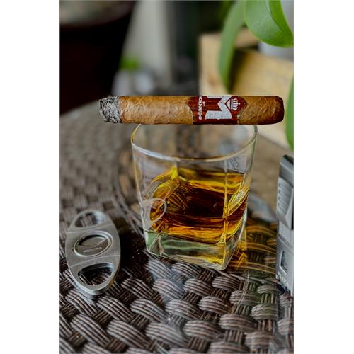 M Bourbon by Macanudo Robusto 5  * 50