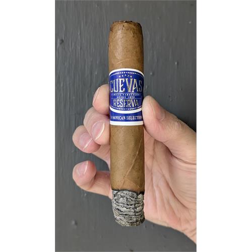 Casa Cuevas Reserva Natural Robusto 5  * 52