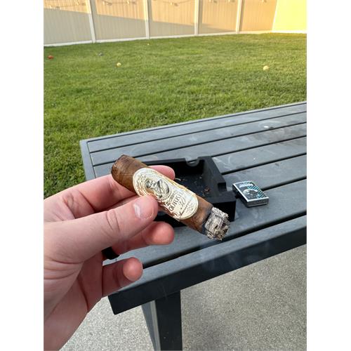 Gurkha Treinta Robusto 5  * 52